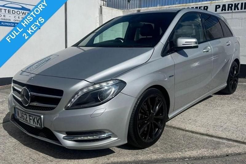 Used Mercedes B180 122 HP (89 kW) 2012 Silver MPV