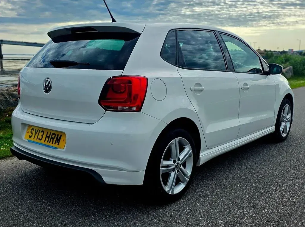 Used VW Polo R-line 105 HP (77 kW) 2013 White Hatchback