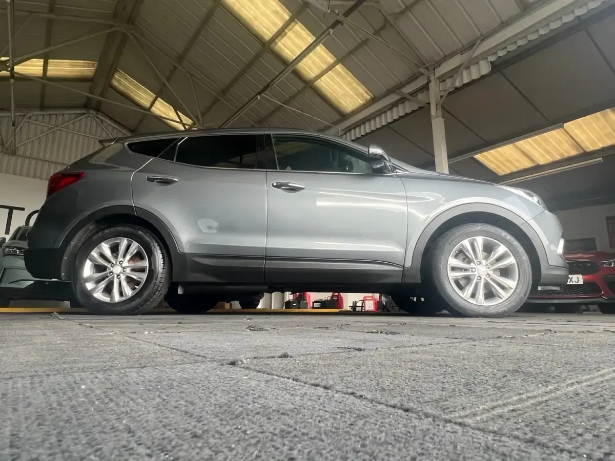 Używany Hyundai Santa Fe Premium 197 KM (144 kW) 2017 Srebrny SUV