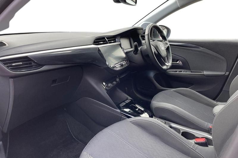 Used Vauxhall Corsa-e Elite 98 kW (134 HP) 2022 White Hatchback