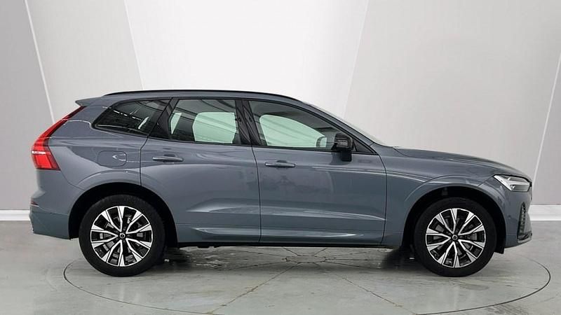 Usado Volvo XC60 Plus 247 HP (181 kW) 2023 Cinzento SUV