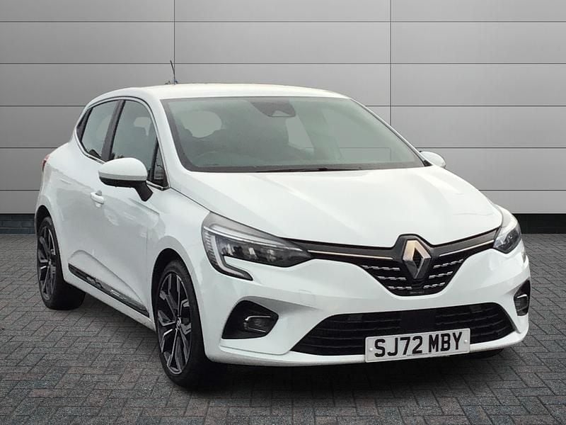 Used Renault Clio V SE 90 HP (66 kW) 2022 White  Hatchback