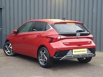 Used Hyundai i20 Premium 100 HP (73 kW) 2024 Red Hatchback