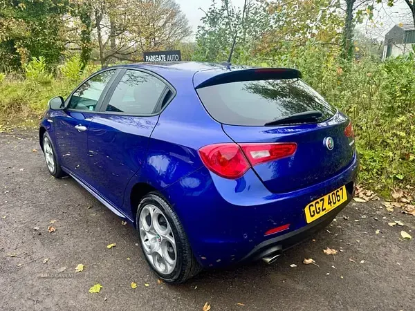 Used Alfa Romeo Giulietta 120 HP (88 kW) 2017 Blue Hatchback