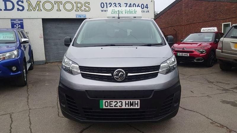 Second-hand Vauxhall Vivaro 100 kW (136 CP) 2023 Gri Monovolum