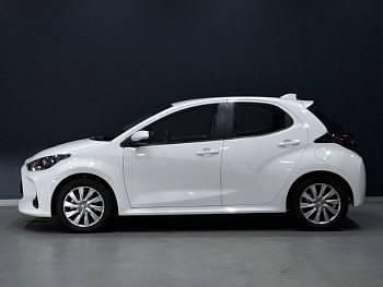 Used Toyota Yaris Hybrid 116 HP (85 kW) 2023 White Hatchback