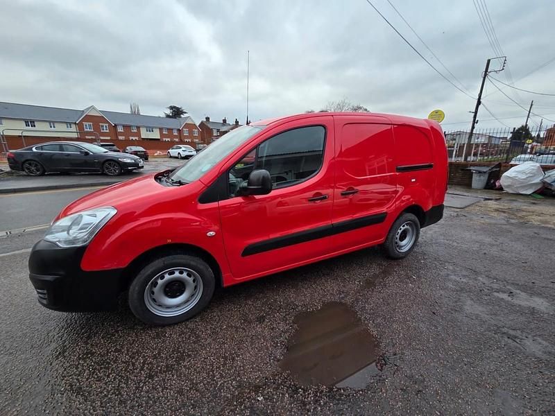 Used Peugeot Partner 2017 Red