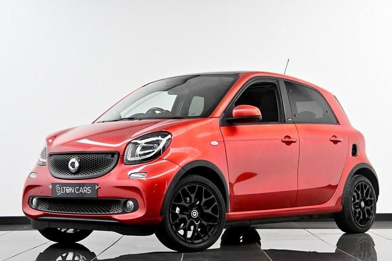 Used Smart ForFour Premium 90 HP (66 kW) 2018 Red Hatchback