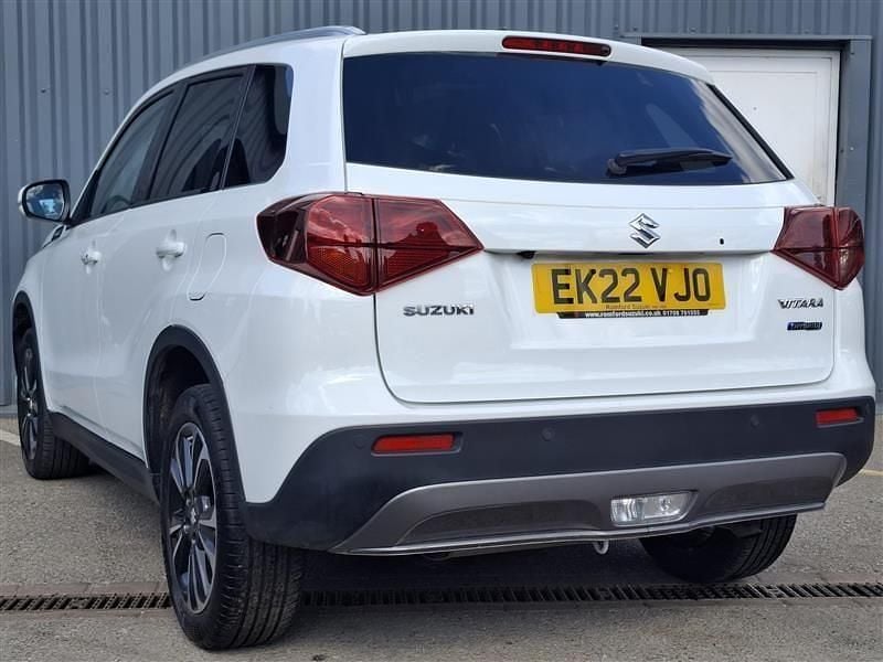 Używany Suzuki Vitara SZ5 115 KM (84 kW) 2022 Biały SUV