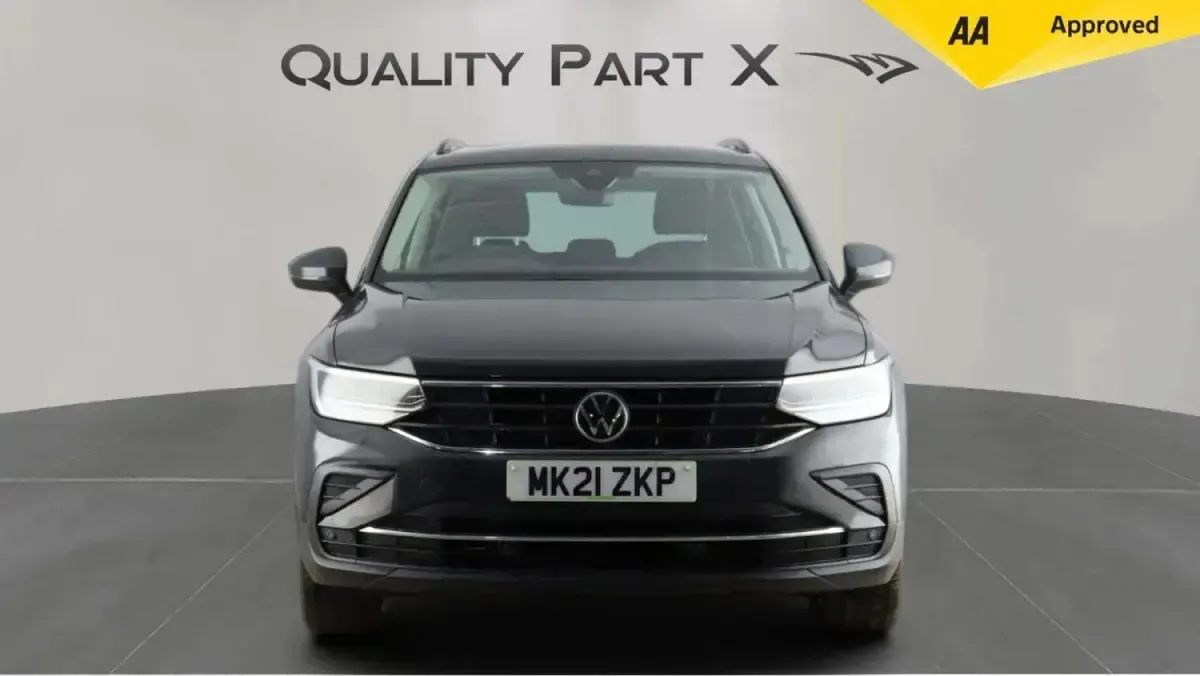 Usado VW Tiguan Life 150 CV (110 kW) 2021 Gris SUV