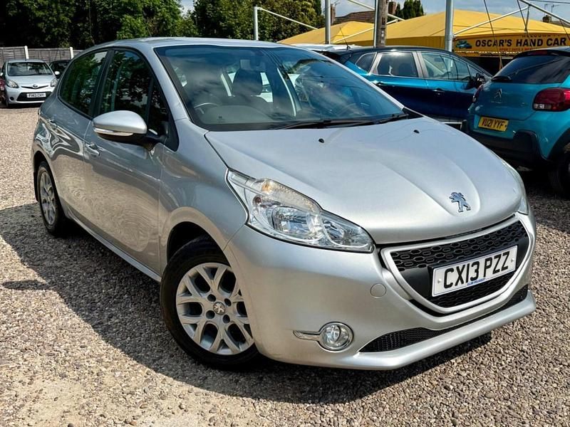 Używany Peugeot 208 Access 82 KM (60 kW) 2013 Srebrny Hatchback