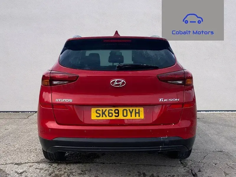 Used Hyundai Tucson SE 132 HP (97 kW) 2019 Red SUV