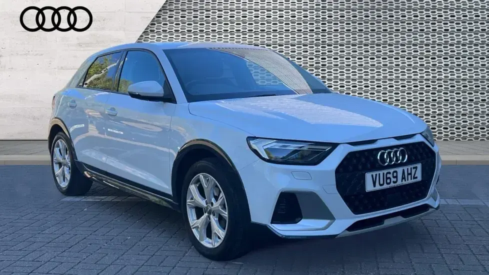 Usado Audi A1 Comfort 116 HP (85 kW) 2019 Branco SUV