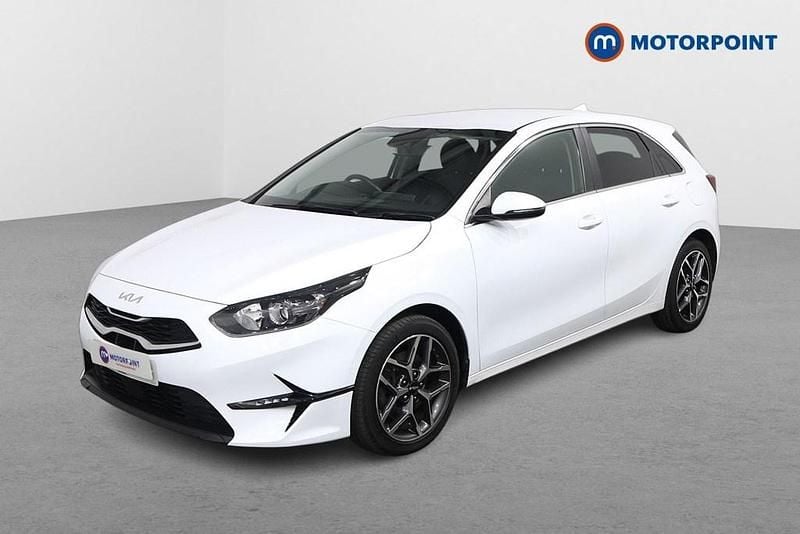 Used Kia Ceed 2022 White Hatchback