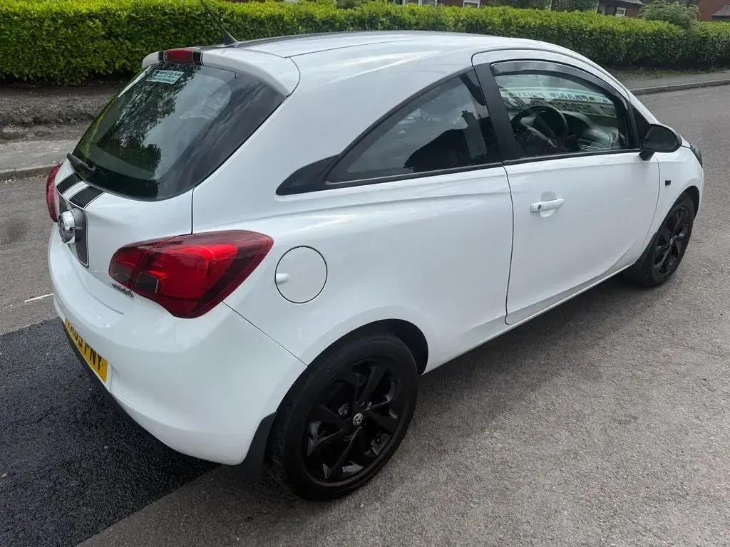 Used Vauxhall Corsa S 115 HP (84 kW) 2015 White Hatchback