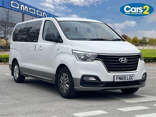 White Used 2019 Hyundai I800 SE MPV | £17,895 (Fair price) - Image 1/4