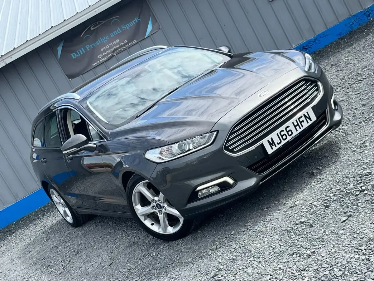 Begagnad Ford Mondeo Titanium 150 HK (110 kW) 2016 Grå Kombi