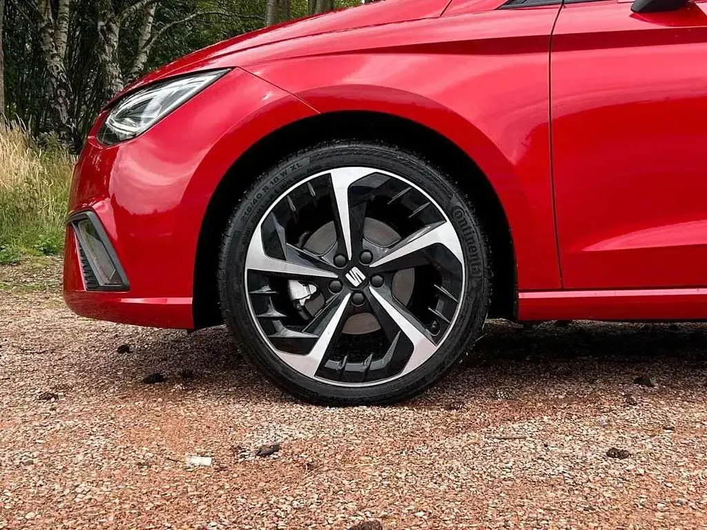 Used Seat Ibiza FR Sport 110 HP (80 kW) 2022 Red Hatchback