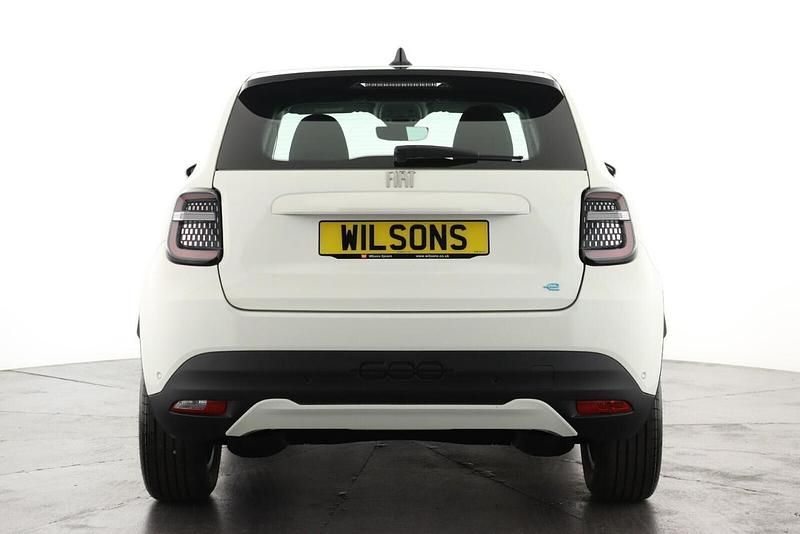 New Fiat 600E Red 113 kW (154 HP) 2026 White SUV