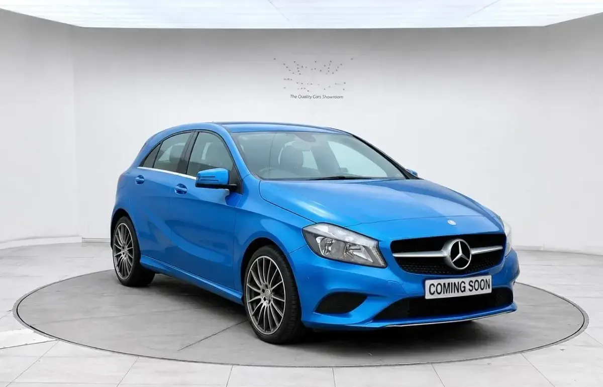 Used Mercedes A180 SE 2014 Blue Hatchback