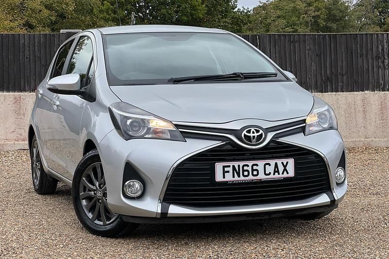 Red Used 2018 Subaru XV Premium SUV | £13,995 (Fair price) - Image 1/3