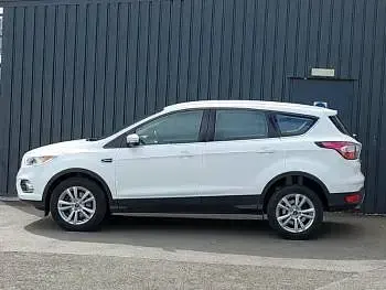 Used Ford Kuga Zetec 120 HP (88 kW) 2017 White SUV