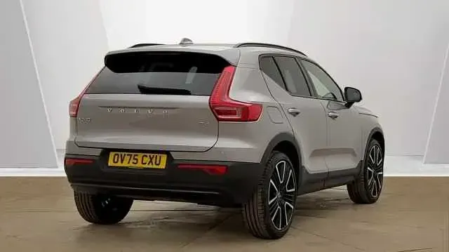 Used Volvo XC40 Ultra 194 HP (142 kW) 2025 Silver SUV