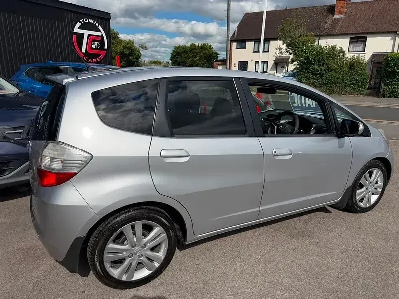 Used Honda Jazz EX 100 HP (73 kW) 2009 Silver Hatchback
