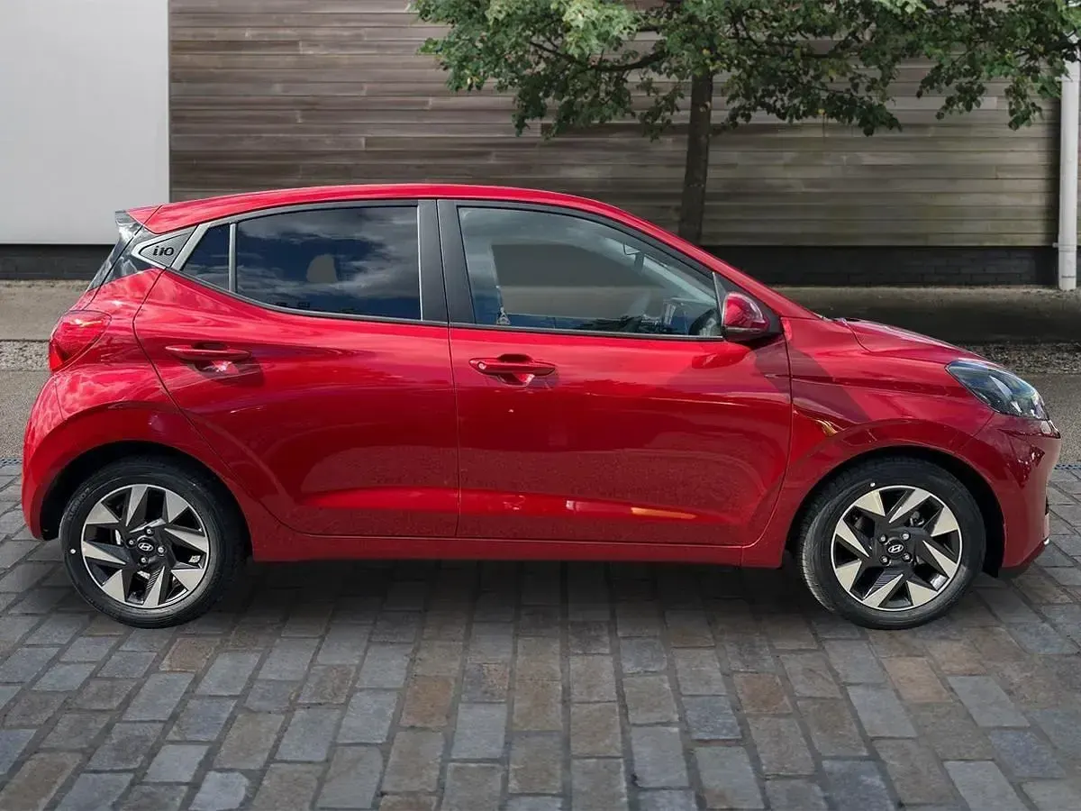 New Hyundai i10 Advanced 63 HP (46 kW) 2026 Red Hatchback