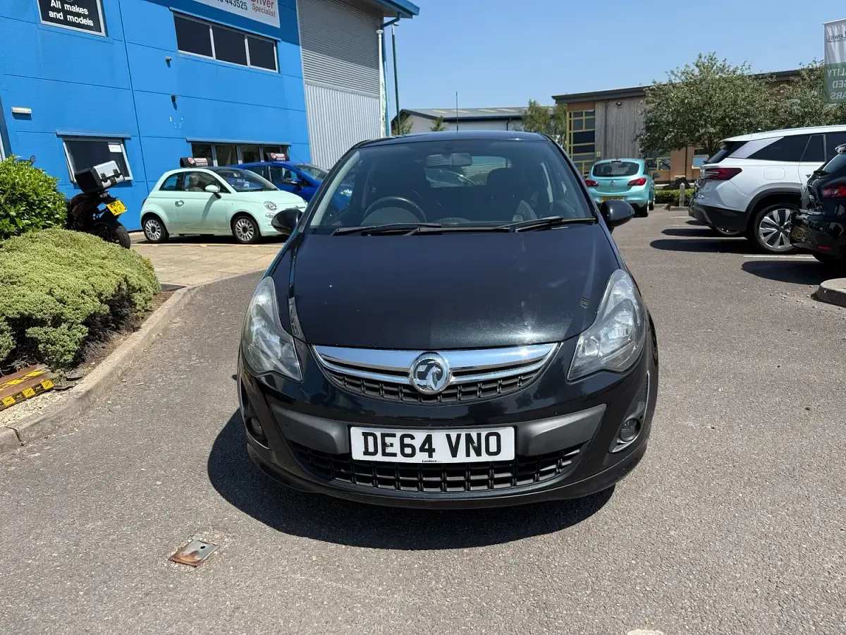 Used Vauxhall Corsa Edition 85 HP (62 kW) 2014 Black Hatchback