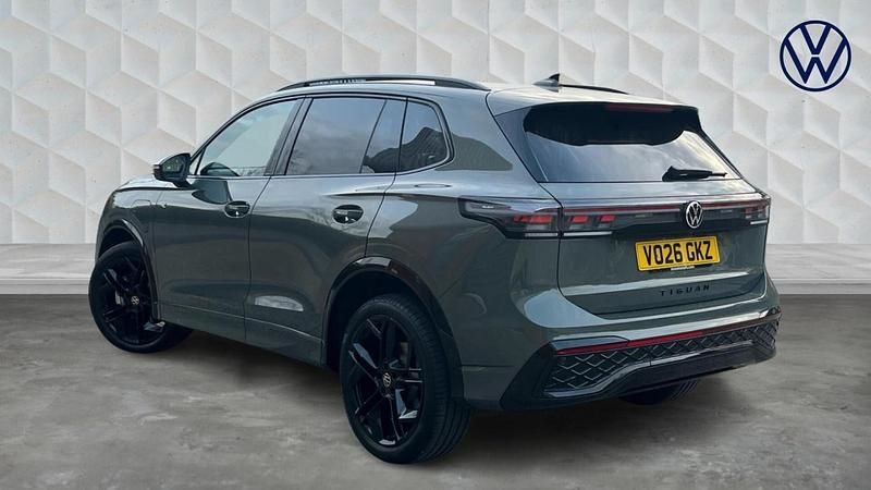 Used VW Tiguan R-line 204 HP (150 kW) 2026 Cipressino green metallic SUV