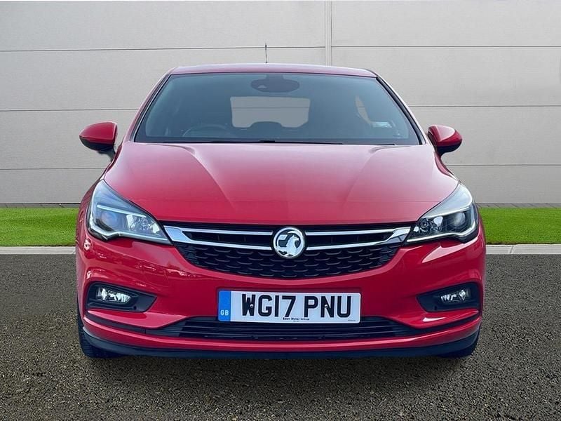 Used Vauxhall Astra SRi 150 HP (110 kW) 2017 Red Hatchback