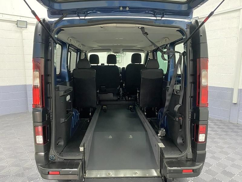 Used Renault Trafic Business 2021 Blue MPV