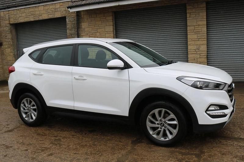 Used Hyundai Tucson SE 2018 White SUV