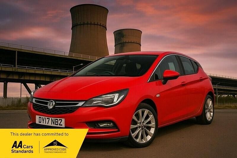 Used 2017 Vauxhall Astra Design Edition Hatchback | £3,490 (Good price) - Image 1/1