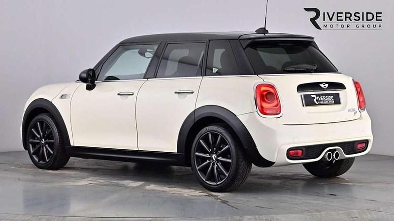 Used Mini Cooper S Hatch 170 HP (125 kW) 2017 White Hatchback