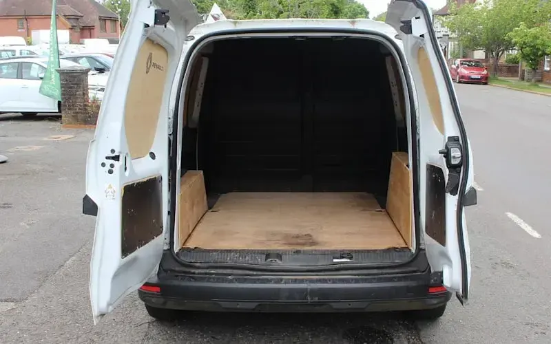 Used Renault Kangoo 95 HP (69 kW) 2023 White MPV