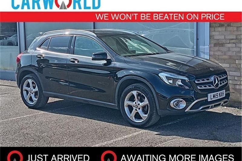 Black Used 2019 Mercedes GLA200 Executive SUV | £16,990 (Fair price) - Image 1/3