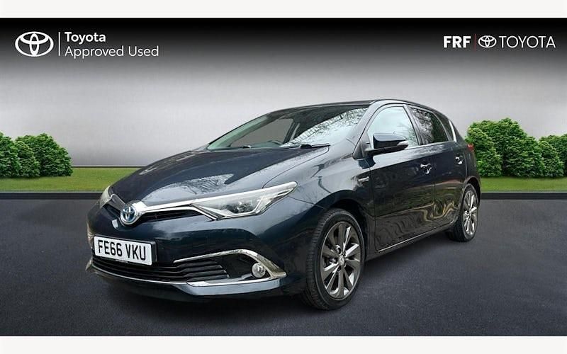 Used Toyota Auris Hybrid 136 HP (100 kW) 2016 Hatchback