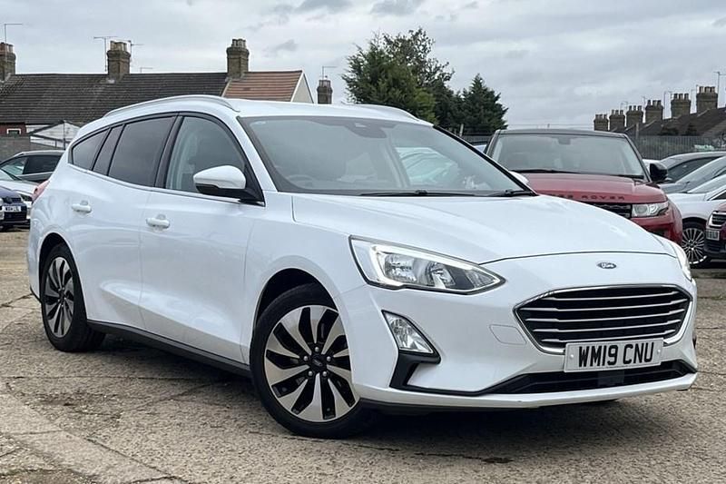 Used Ford Focus Zetec 125 HP (91 kW) 2019 White Estate