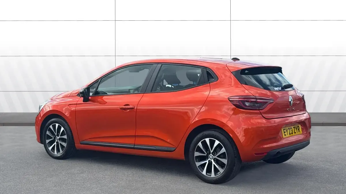 Used Renault Clio Evolution 90 HP (66 kW) 2023 Orange Hatchback