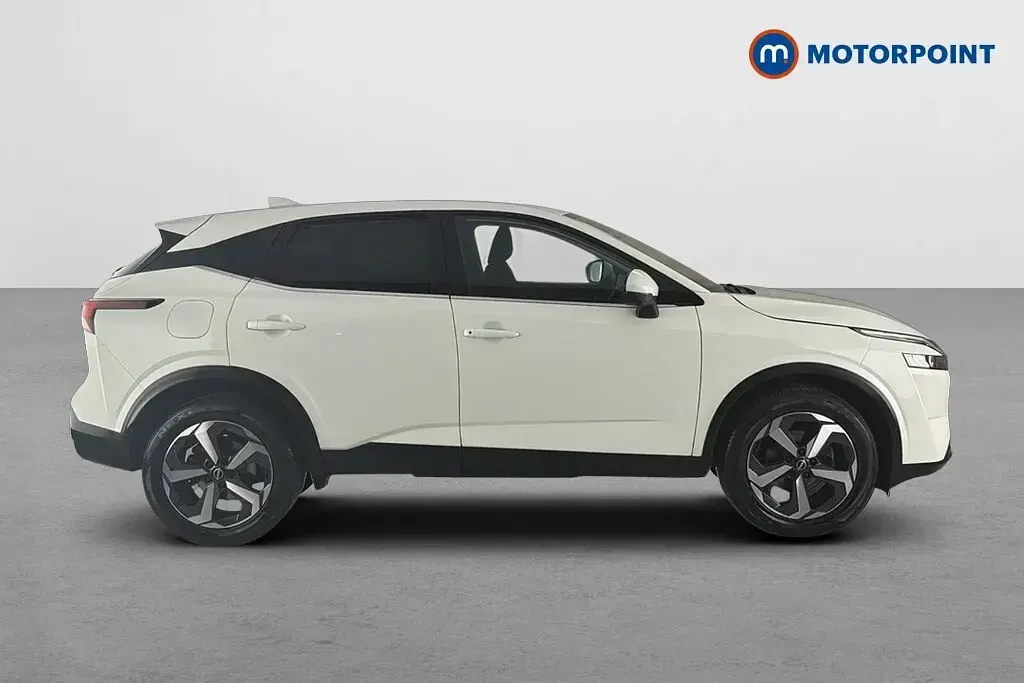 Used Nissan Qashqai N-Connecta 158 HP (116 kW) 2022 White SUV