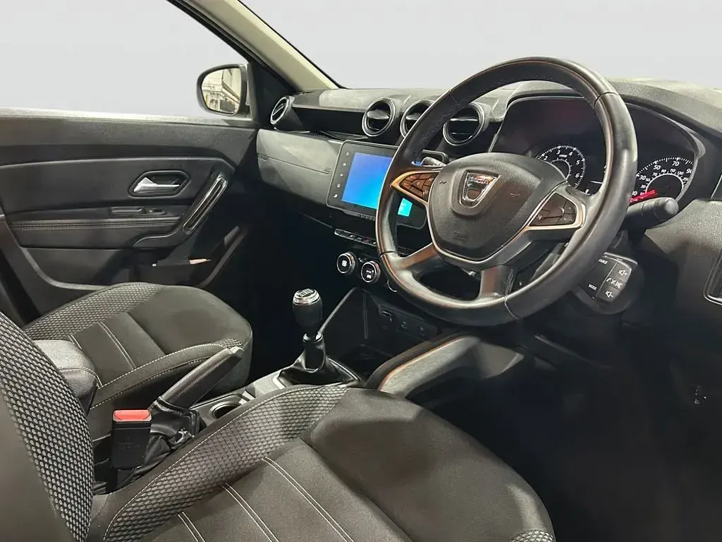 Used Dacia Duster Prestige 100 HP (73 kW) 2022 Red SUV