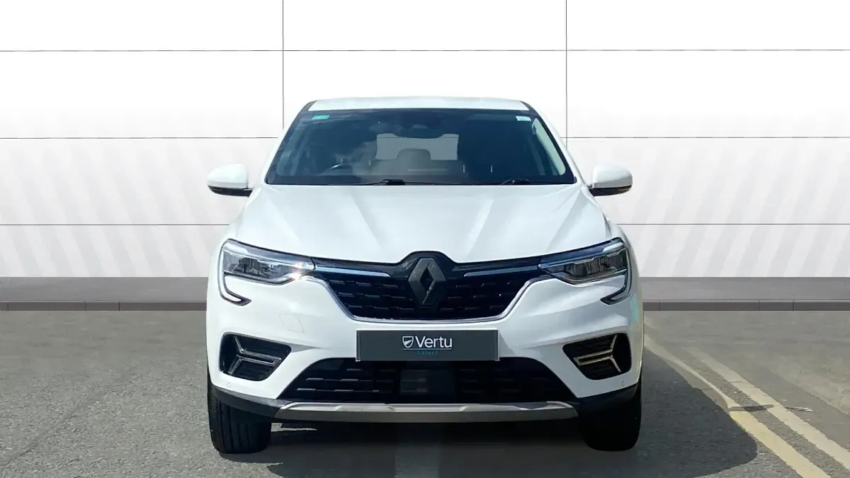 Used Renault Arkana Version S 143 HP (105 kW) 2022 White SUV