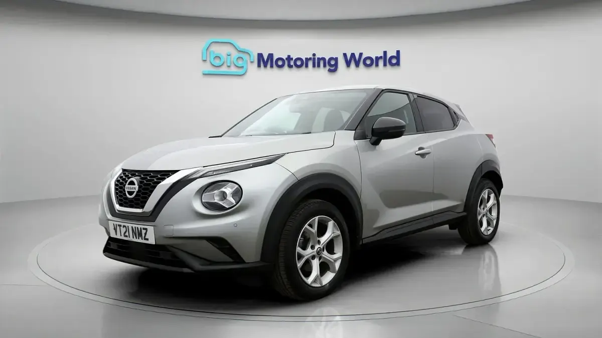 Used Nissan Juke N-Connecta 114 HP (83 kW) 2021 Silver SUV