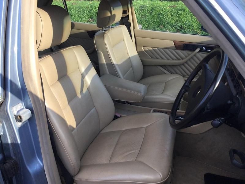 Used Mercedes S420 SE 1989 Diamond blue metallic Sedan