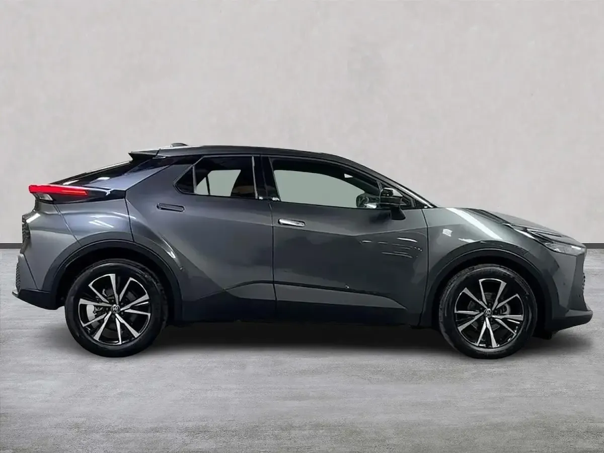 Used Toyota C-HR Design 140 HP (102 kW) 2025 Grey SUV