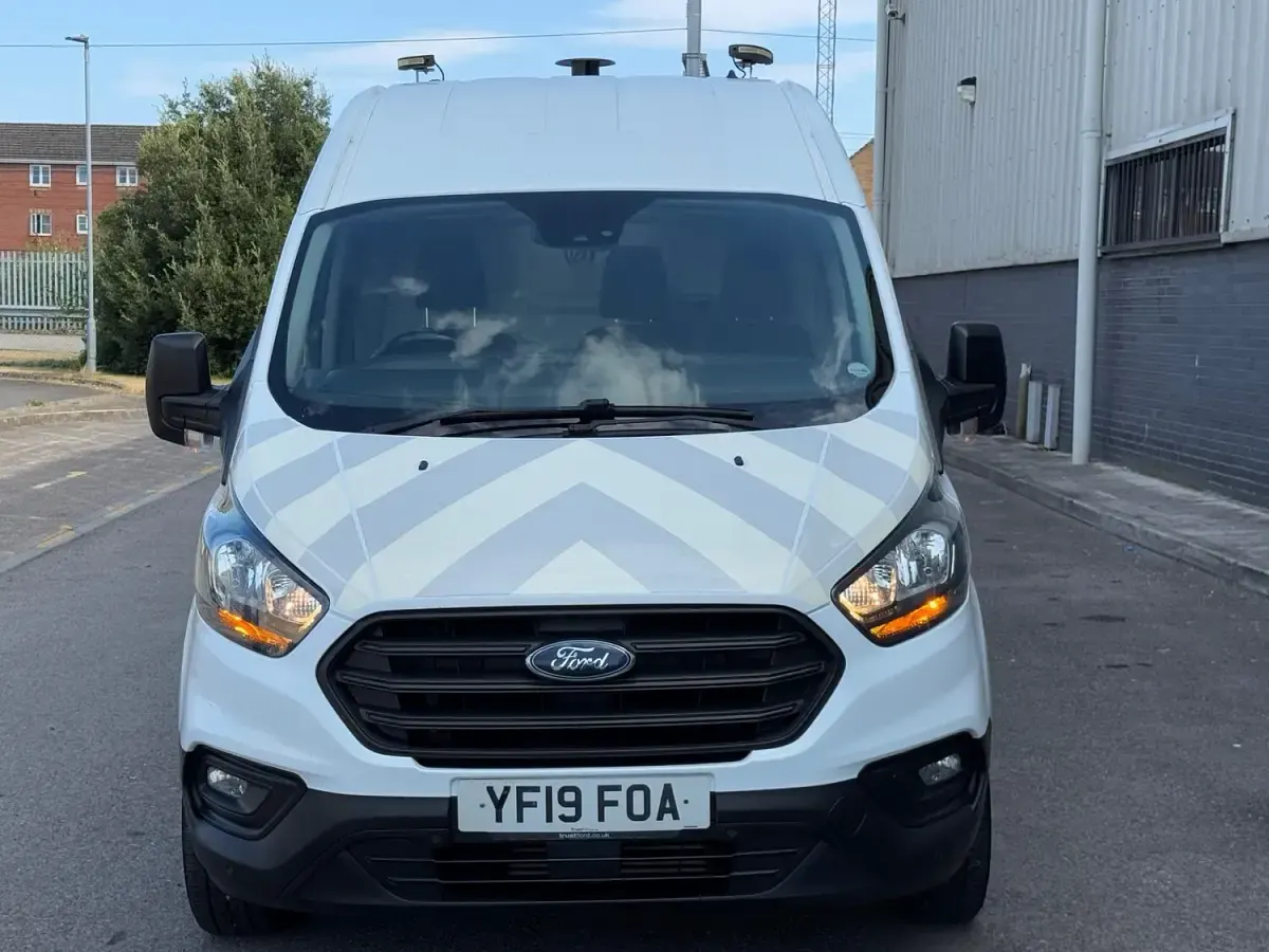 Used Ford Transit Custom 130 HP (95 kW) 2019 White Van