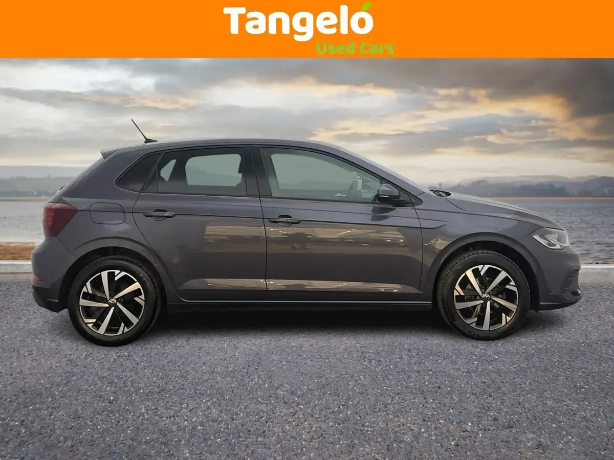 Usado VW Polo Match 95 HP (69 kW) 2024 Cinzento Citadino