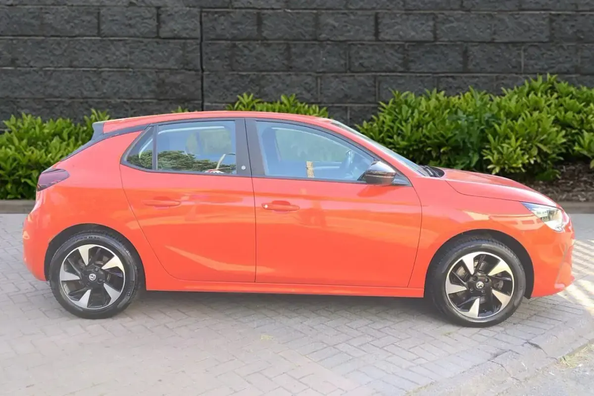 Used Vauxhall Corsa-e 98 kW (134 HP) 2020 Orange Hatchback
